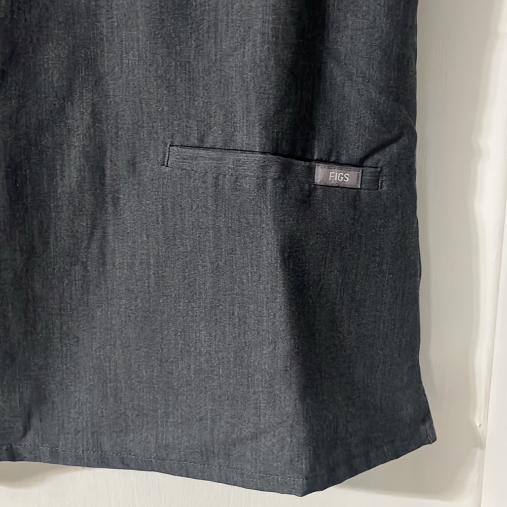 Figs Casma Three-Pocket Scrub Top - Picture 5 of 8